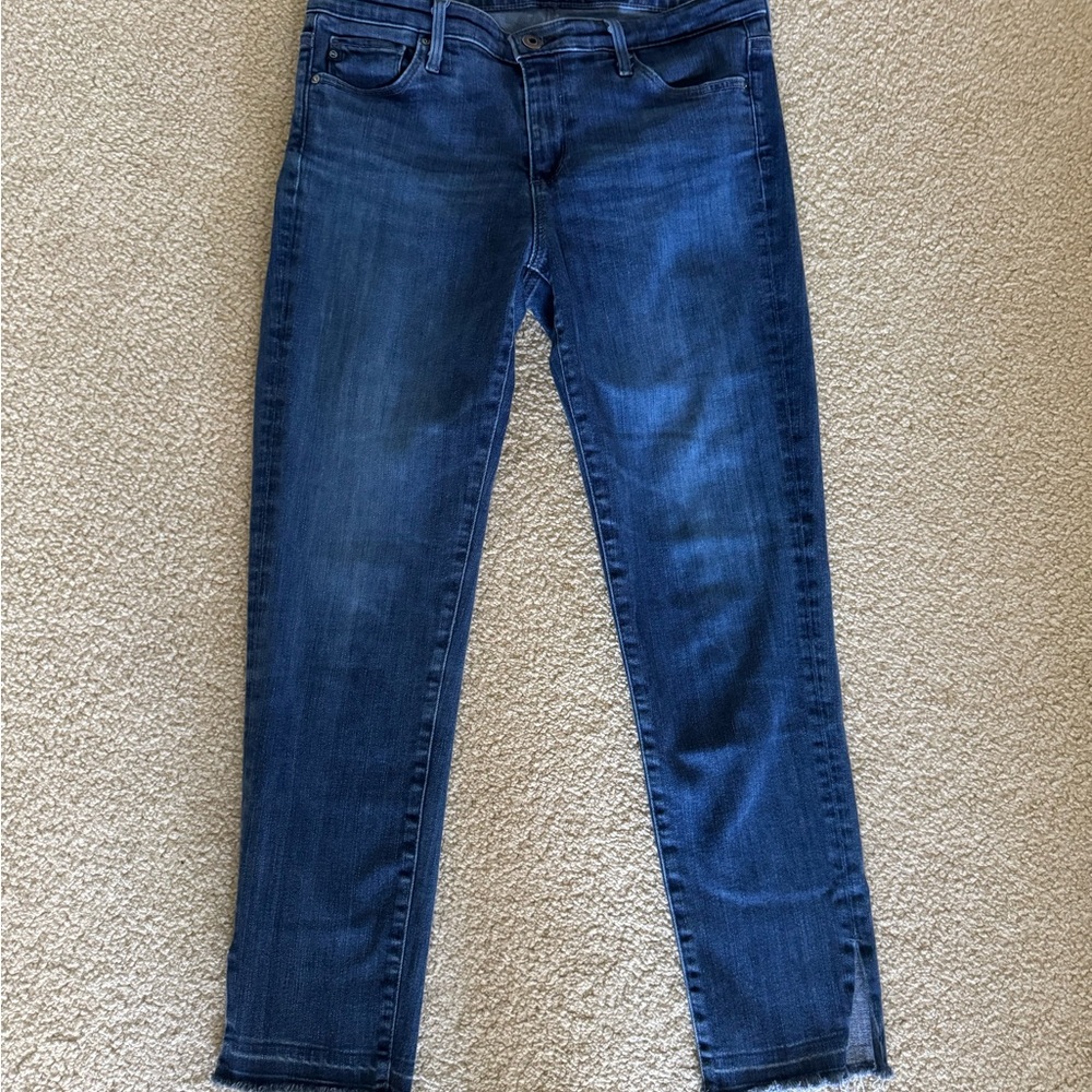AG The Mid Rise Stevie Capri. Size 28